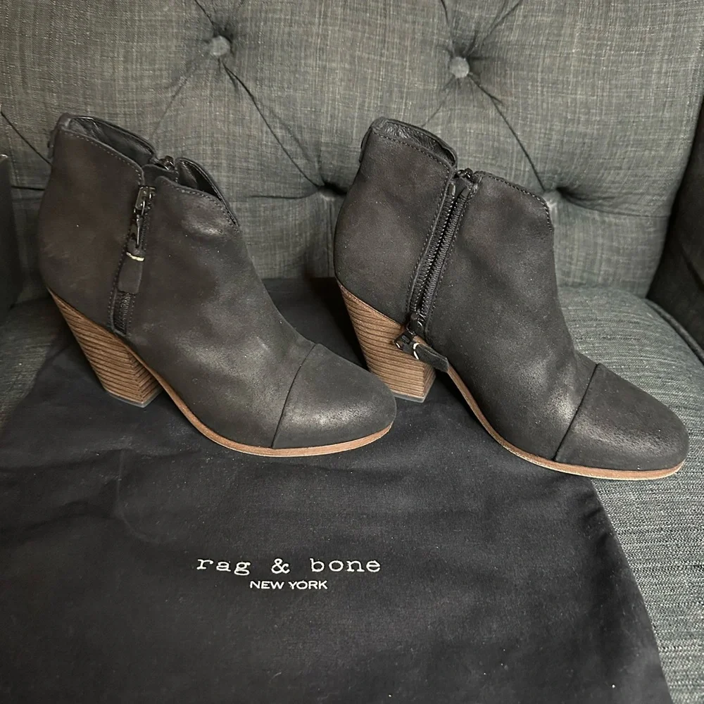 Rag & Bone Sleek Black Margot Heeled Ankle Booties.  Women’s size 36 (6) - Picture 3 of 8